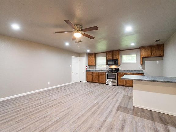 2nd image of 6365 Cinnamon Oaks Dr