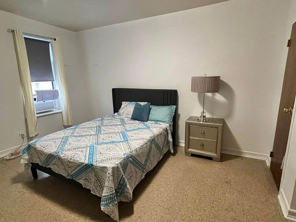 2nd image of 2075 Morris Ave #0