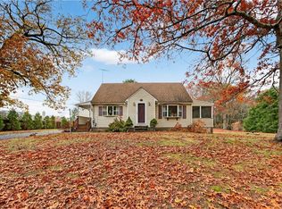 77 Chestnut Hill Rd, Glocester, RI 02814