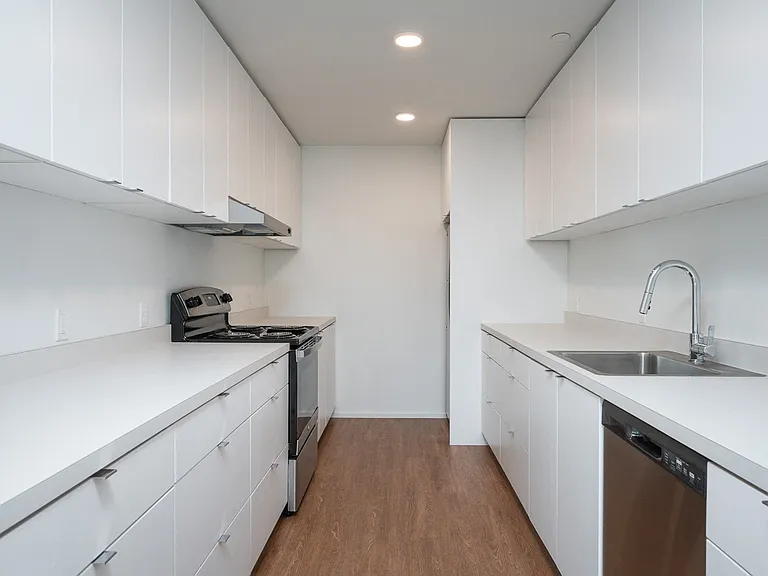 Rockwood Village Apartments — Photo 85