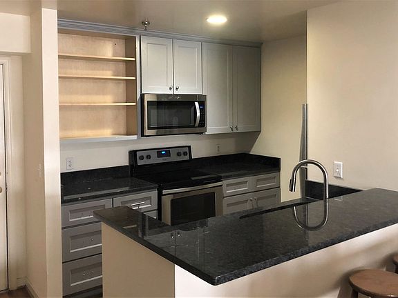 3rd image of 324 13th St NW APT 9