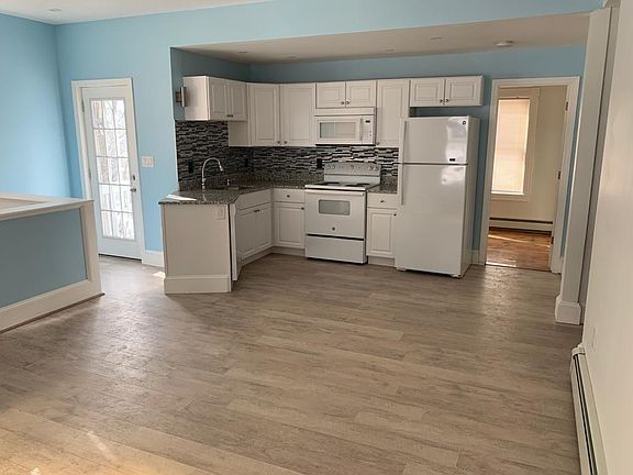 5th image of 34 Garnet St