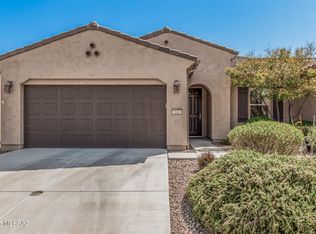 844 N Broken Hills Dr, Green Valley, AZ 85614