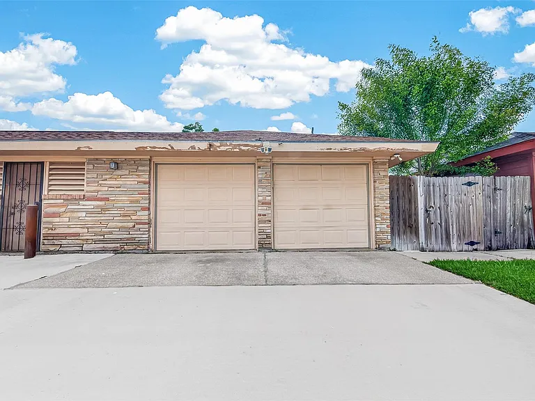 4002 Mischire Dr — Photo 50