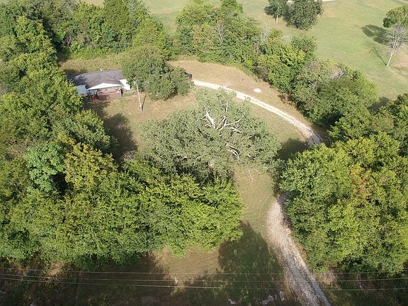 5th image of 225 Opossum Hollow Rd
