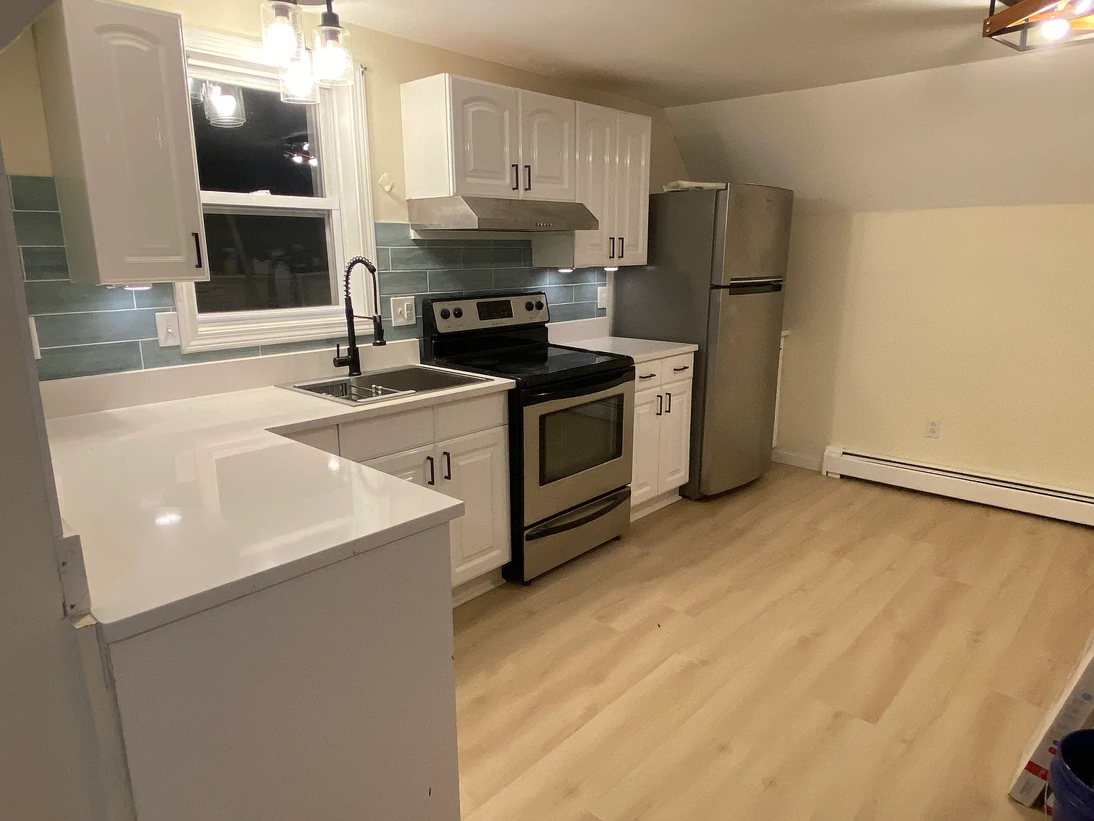 2 bed, 800 sqft, $2,500 — Photo 1