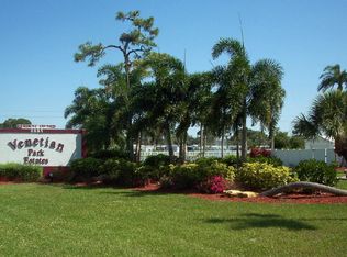 2237 Piazza Dr, Sarasota, FL 34238