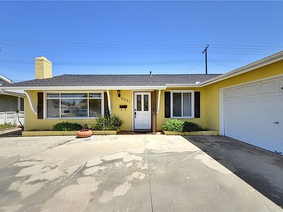 3rd image of 6591 Santa Catalina Ave