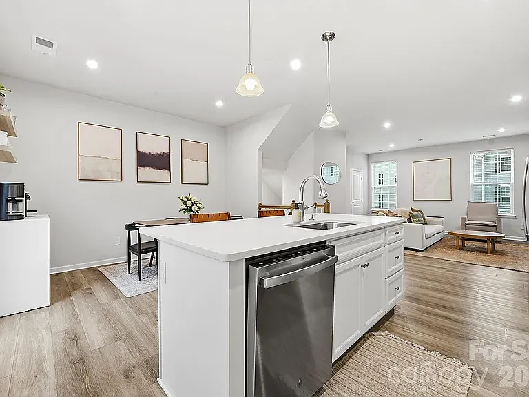 2409 Autumn Olive Ln — Photo 10