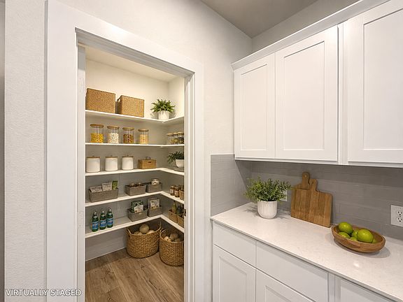 5th image of 72 Palouse St