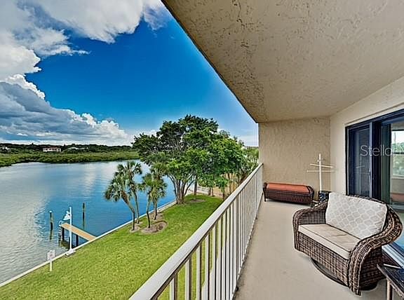 2nd image of 19451 Gulf Blvd APT 417