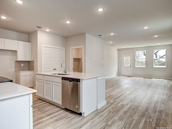 3rd image of 14734 Emerio Drive