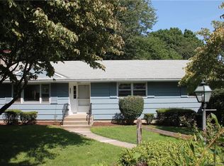 190 Oceanview Ter, Stratford, CT 06614