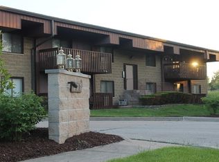 937 E Division St APT 2A, Lockport, IL 60441