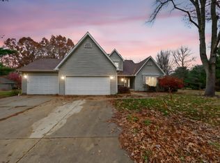15061 Yorkshire Dr, Plymouth, IN 46563