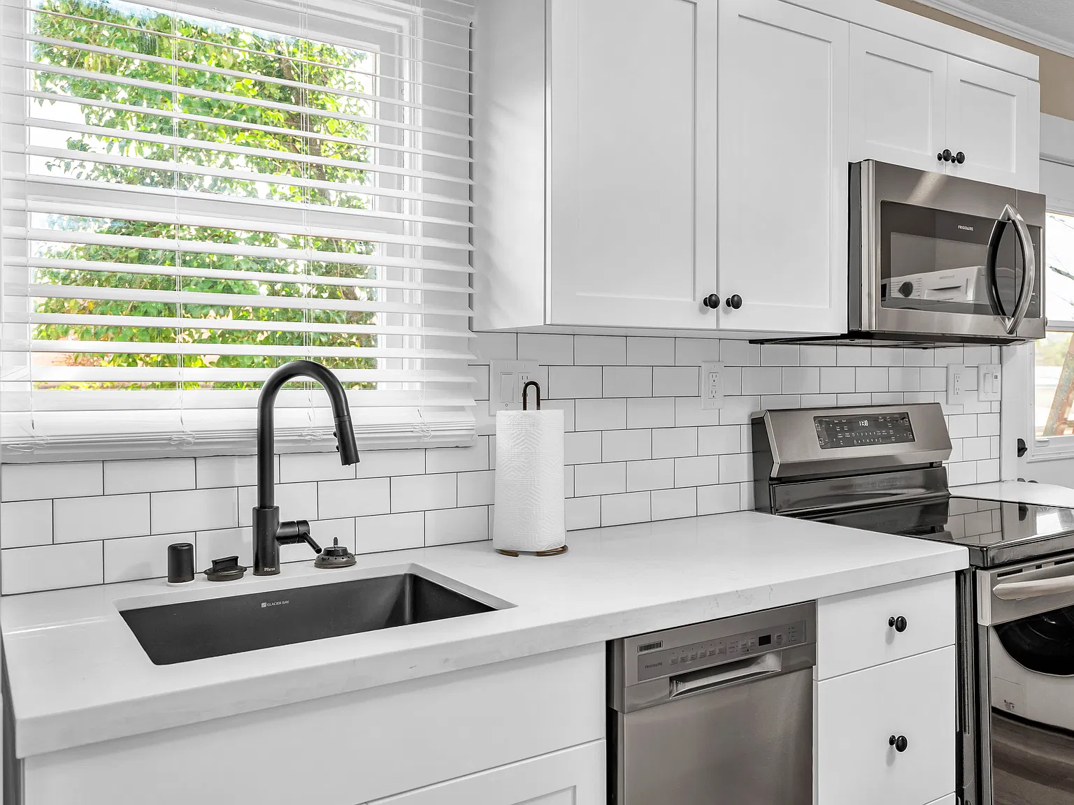 1 bed, 730 sqft, $2,100 — Photo 2