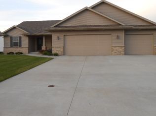 W6171 Sherwood Point Dr, Greenville, WI 54942