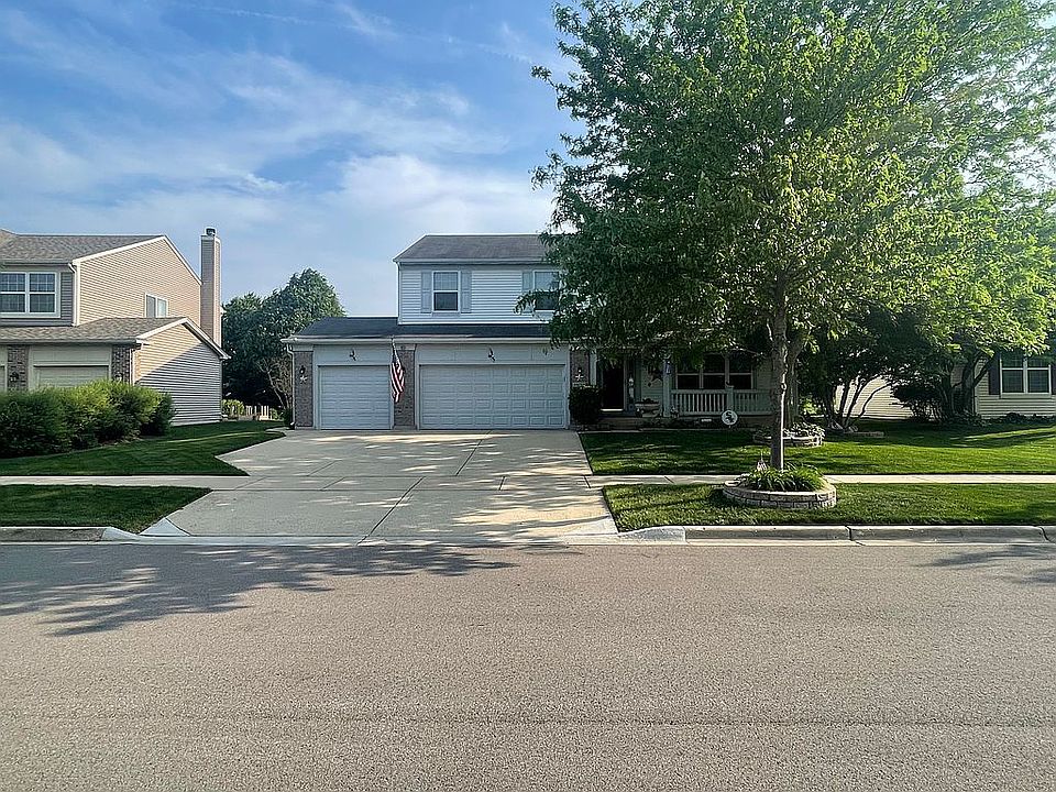1st image of 2975 Foxmoor Dr