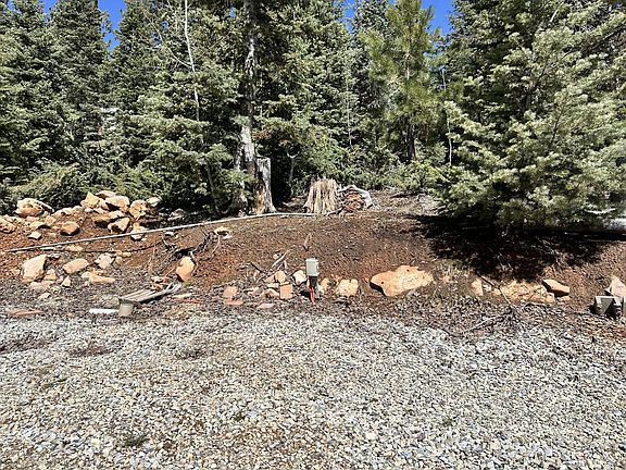 5th image of 930 W Strawberry Point Rd
