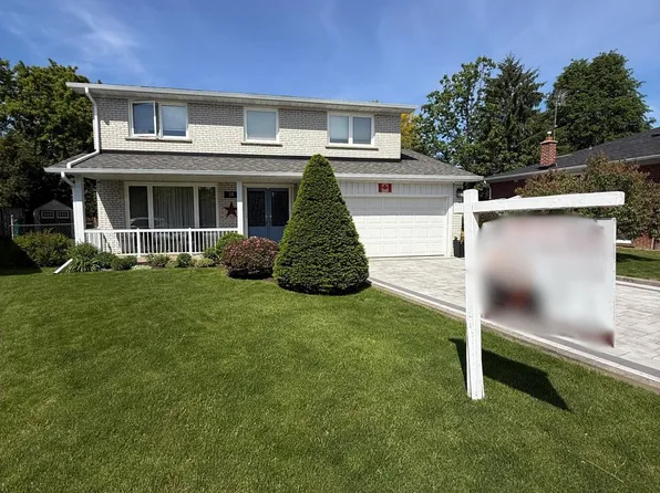 28 Manadon Dr, Toronto, ON M2M 1W6