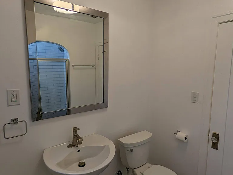 2253 Earl Ave — Photo 13