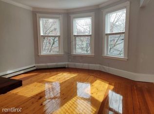 33 Robinson St, Somerville, MA 02145