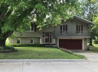 121 Reimer St SW, Elkader, IA 52043