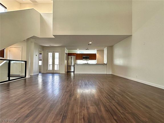 4th image of 239 Tower St #0