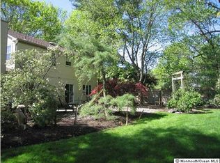1 Smallwood Ln, Manalapan, NJ 07726