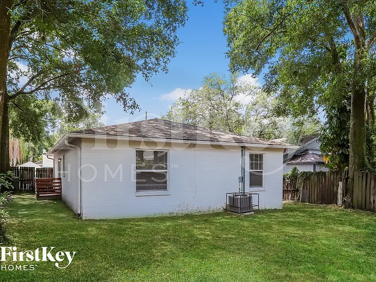 1210 E Palifox St — Photo 14