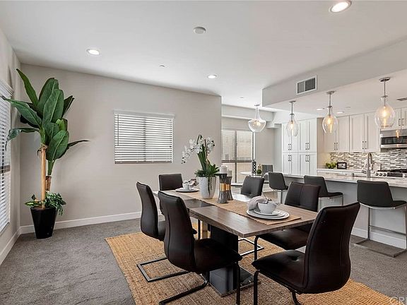 4th image of 5015 Balboa Blvd Unit 304