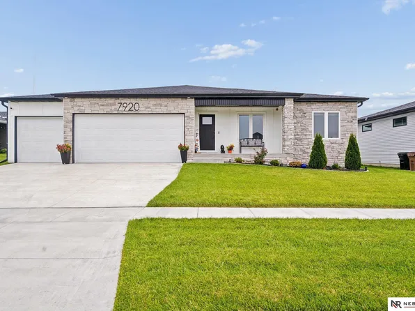 7920 Patrick Ave, Lincoln, NE 68516