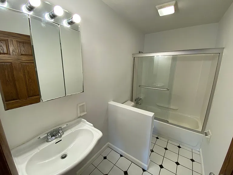 Chittenden Ave 34 UL — Photo 47
