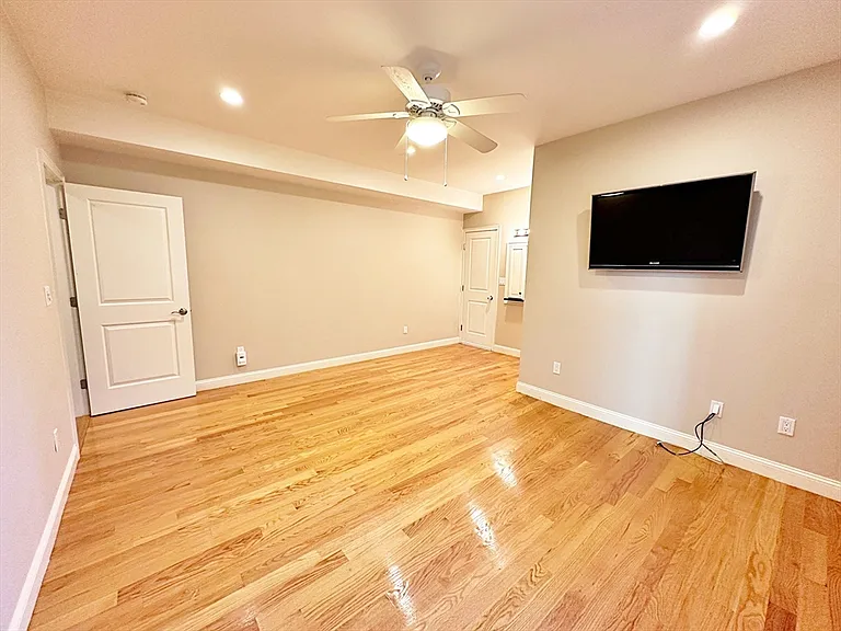 25 Princeton St #2 — Photo 20