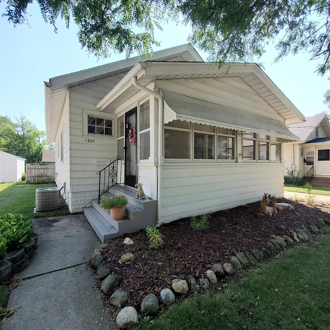 1807 Ridge Ave photo 1