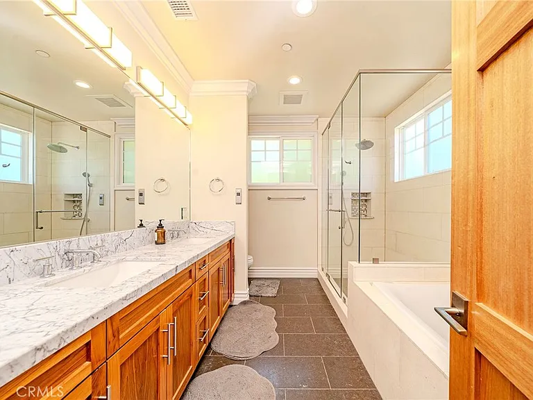 1217 Olive La Canada — Photo 25