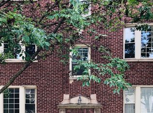 3037 W Belle Plaine Ave APT 3, Chicago, IL 60618