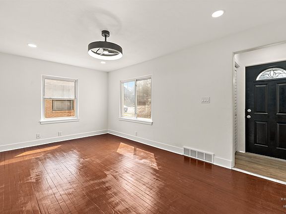 5th image of 2330 8th Ave