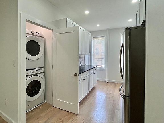 5th image of 71-19 67th Pl #2L