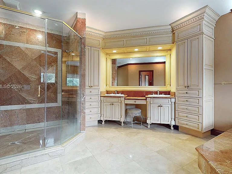 1131 Stillwater Dr — Photo 34