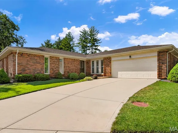 4538 Bryncastle Pl, Saint Louis, MO 63128