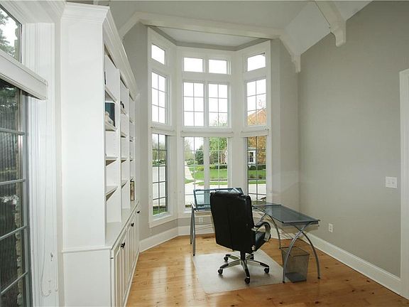 4th image of 7657 Carriage House Way