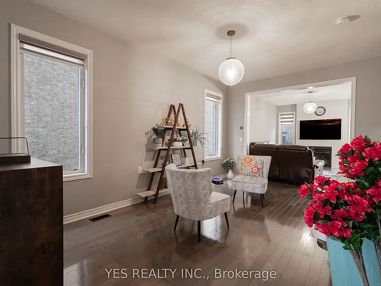 34 Newhouse Blvd — Photo 9