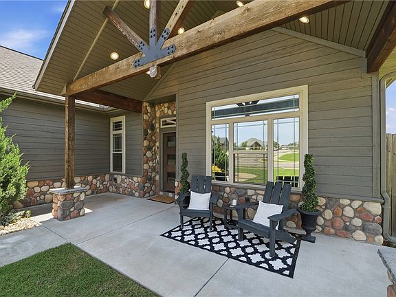 3rd image of 3731 Bitterroot St