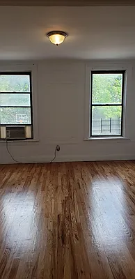 Rented by MCR Realty | media 8