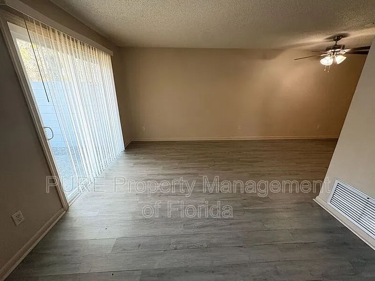 2040 SE 40th Street Rd #4-1 — Photo 6
