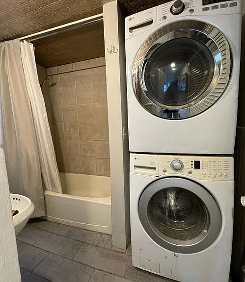 1521 Emma St #B — Photo 10
