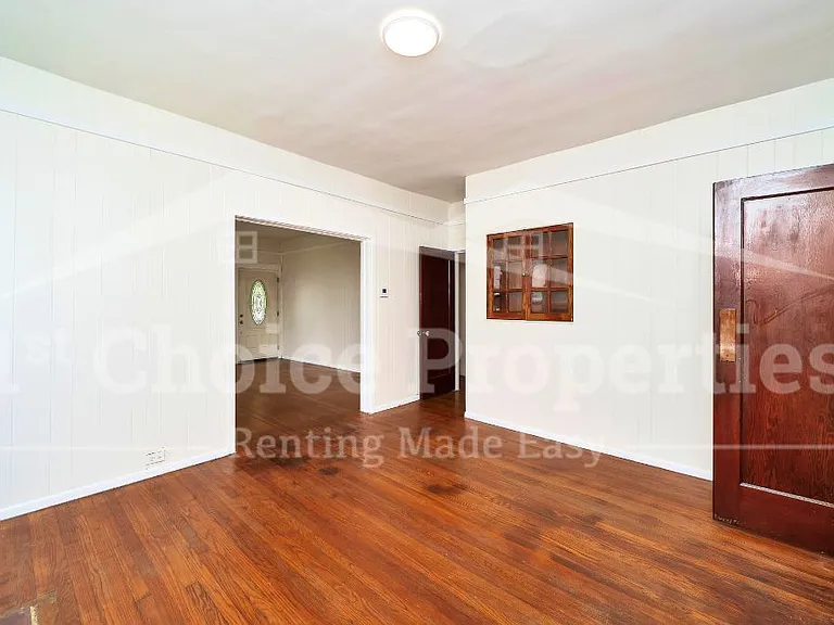 2321 22nd St W — Photo 5