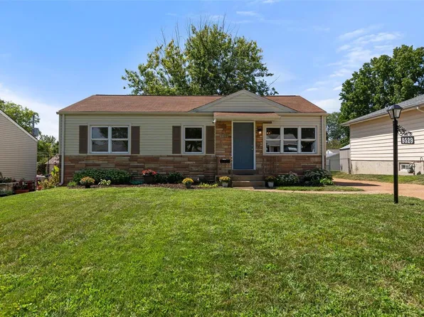 9529 Starboard Dr, Saint Louis, MO 63123