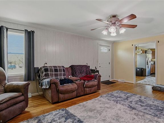 5th image of 4585 Oak Ridge Dr